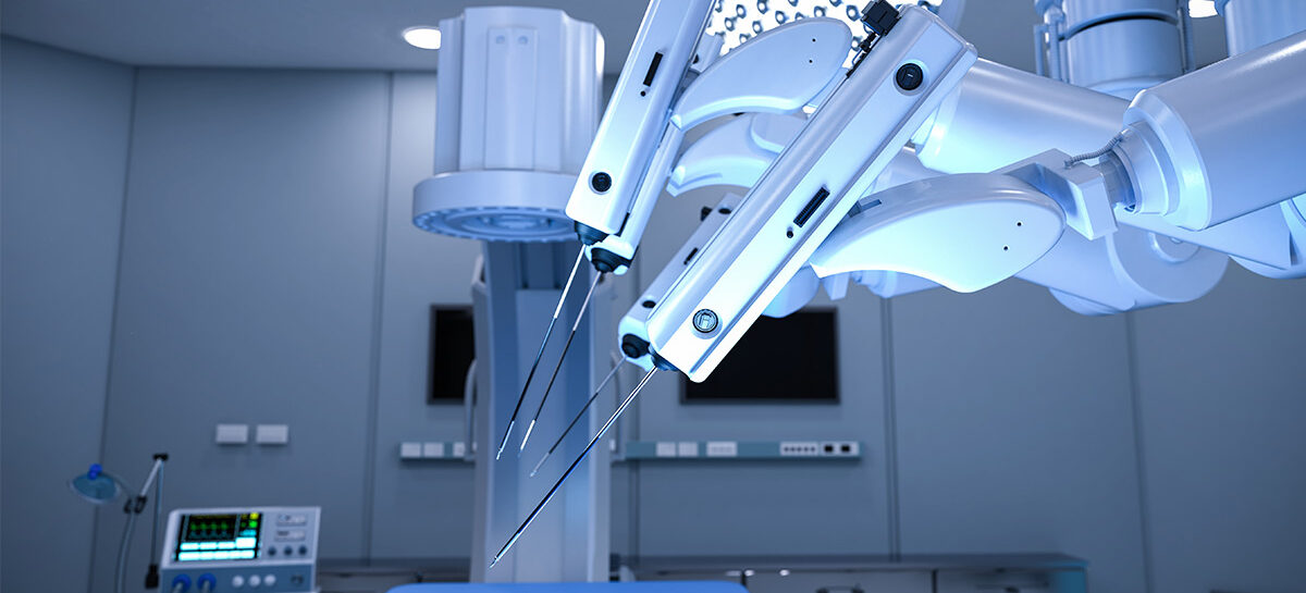 In what way is Robotic surgery superior to Laparoscopic surgery?