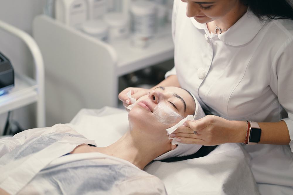 Things to Consider When Looking for a Skin Rejuvenation Clinic