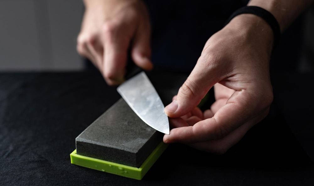 Manual vs. Electric Knife Sharpeners